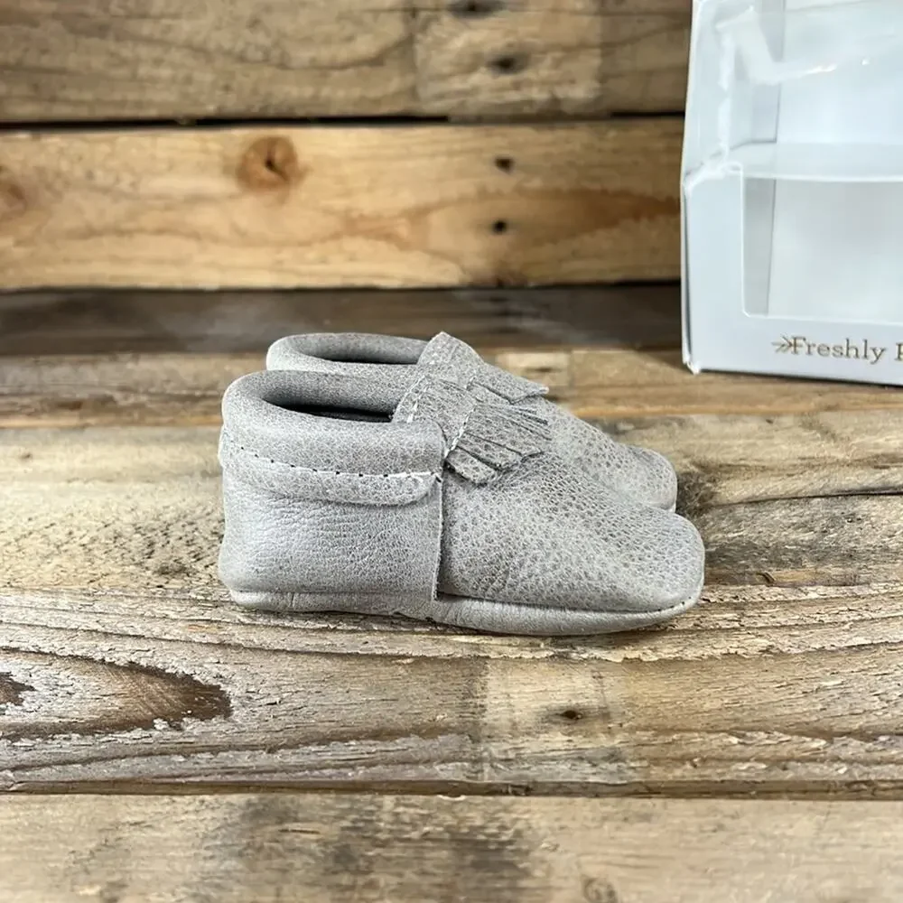 Freshly Picked Salt Flats City Moc - Gray Leather - 3 - New in box